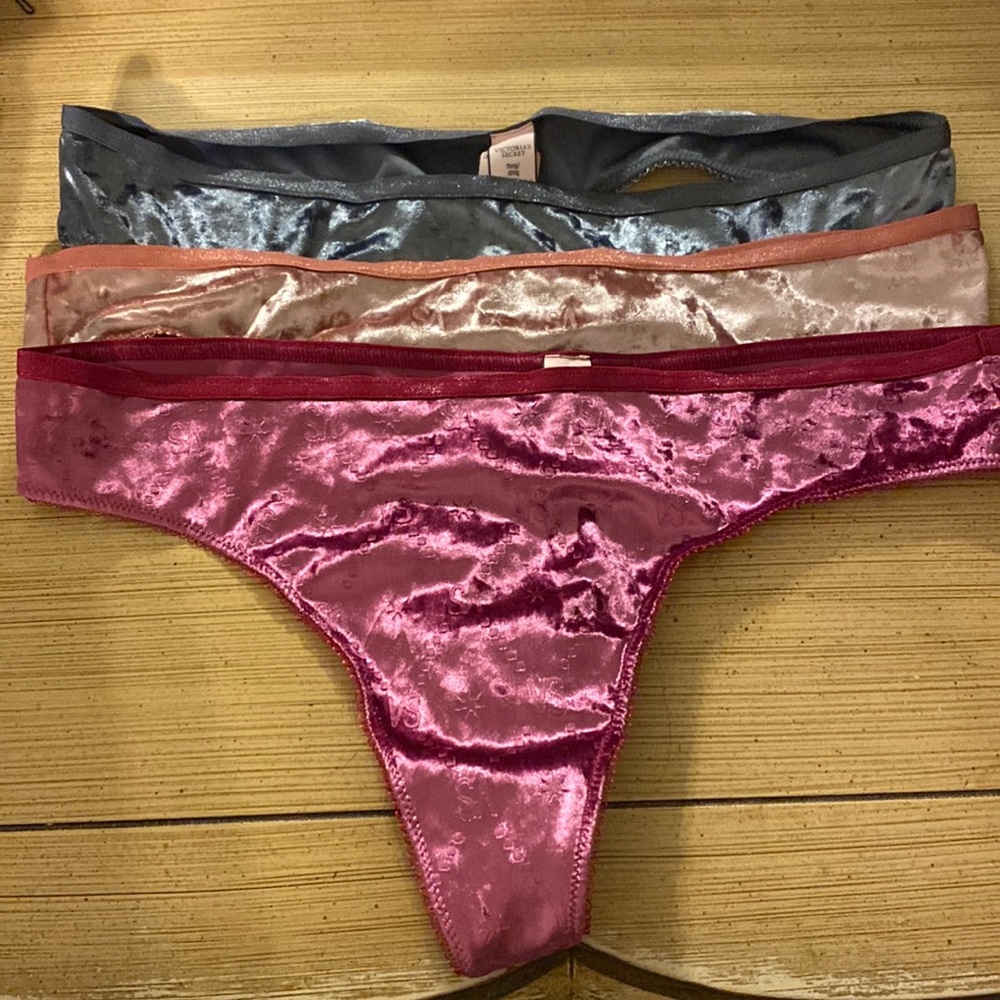 3 Velvet Thongs